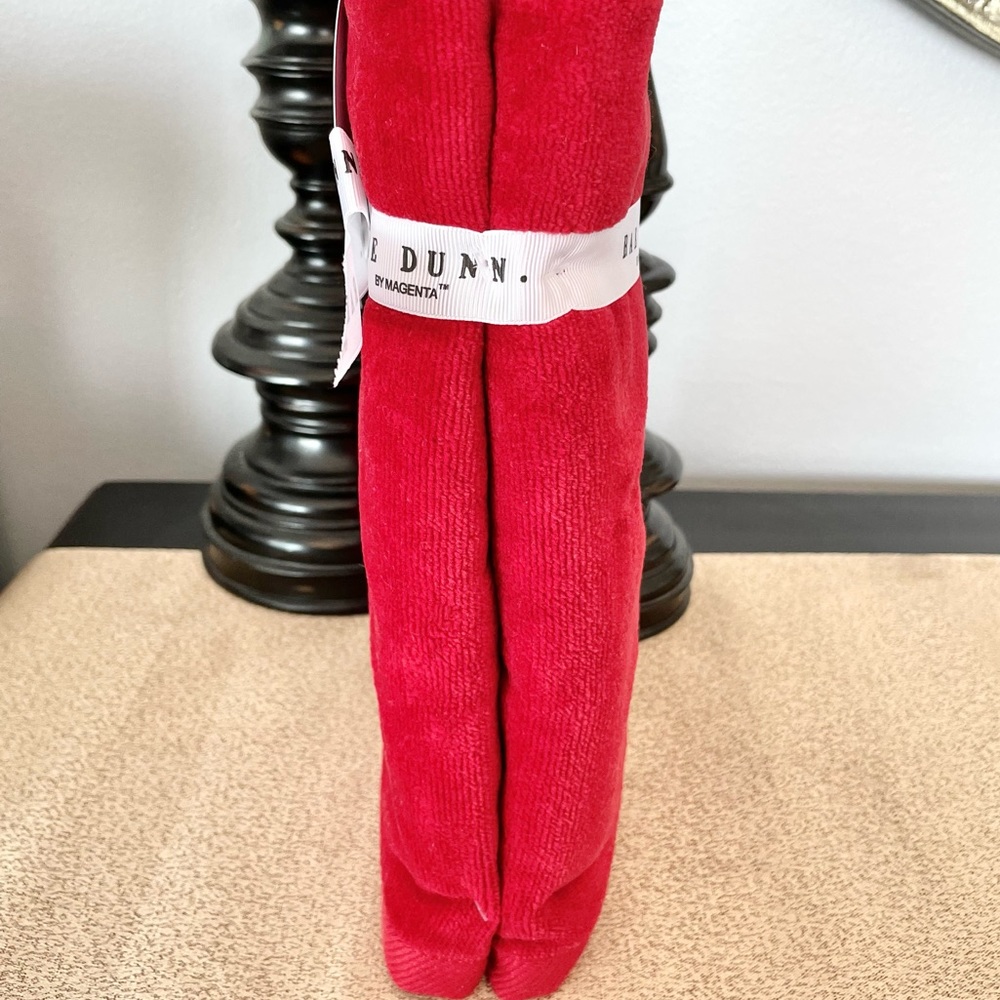 🆕Rae Dunn Set of 2 MERRY Christmas Tree Bathroom Hand Towels - Picture 4 of 5